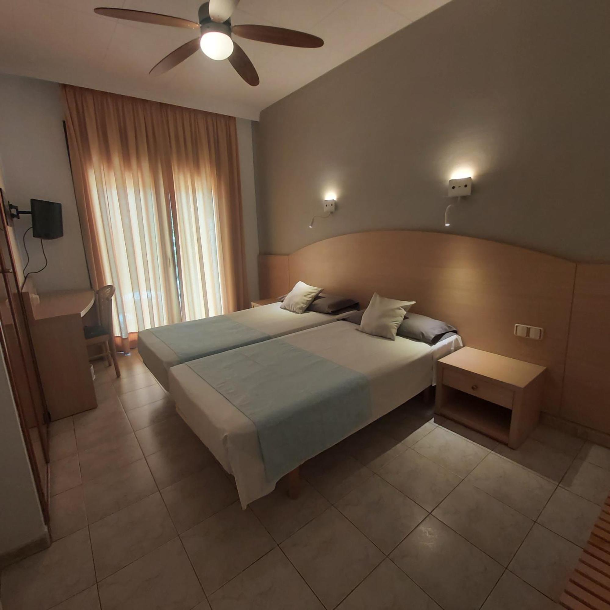 Hotel Bonsol Lloret de Mar Bagian luar foto