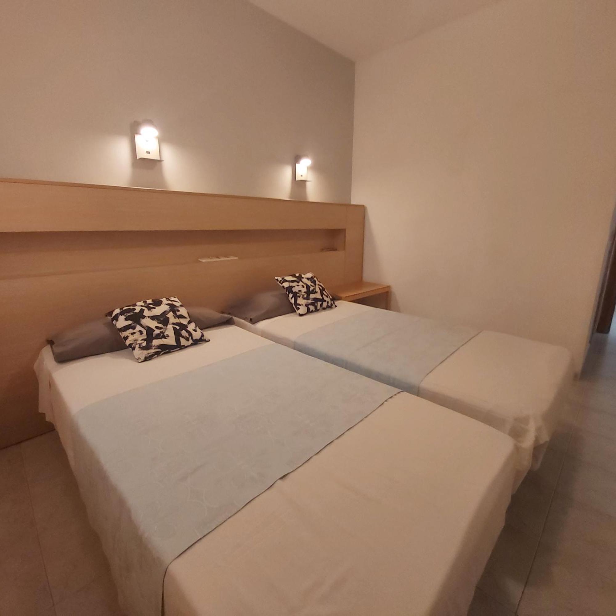 Hotel Bonsol Lloret de Mar Bagian luar foto